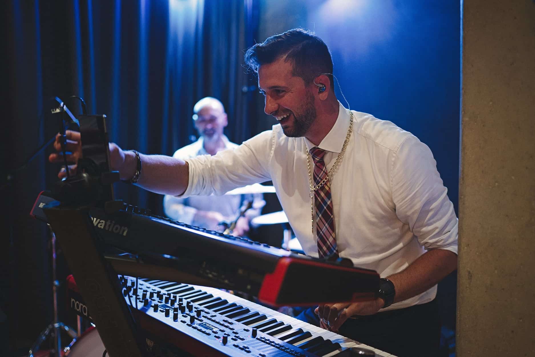 Pianista The Cover Band u Nord Stage při firemním vystoupení